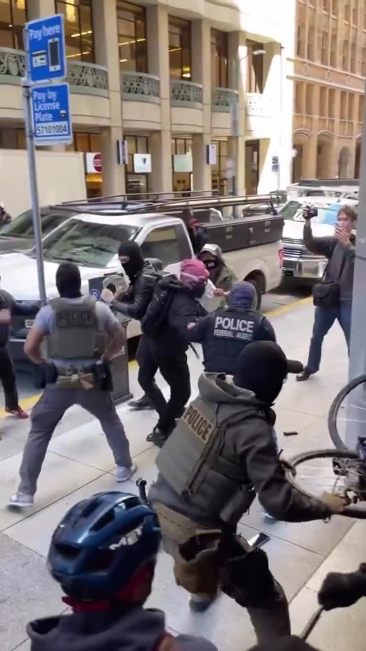 BREAKING: Anti-ICE rioters are attacking ICE agents outside a facility in San Francisco