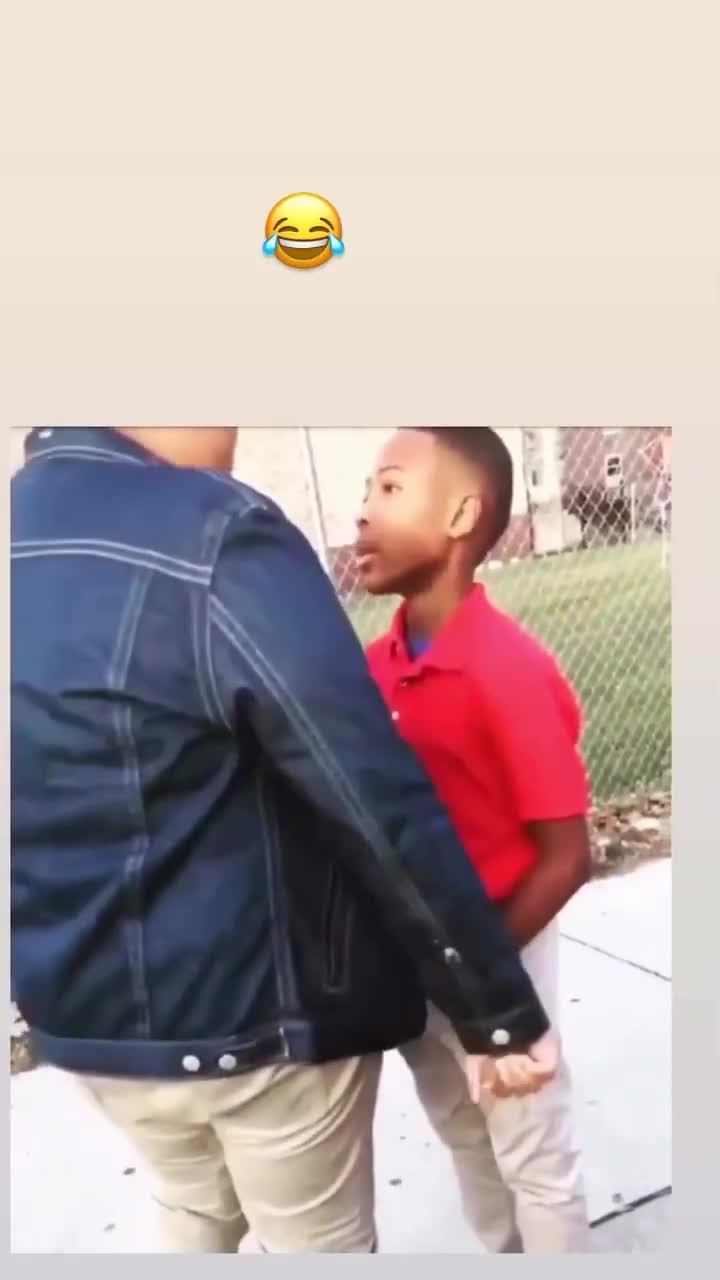 Damn, I guess size doesn’t matter in fights, little man knocked the shit outta big bro 😭