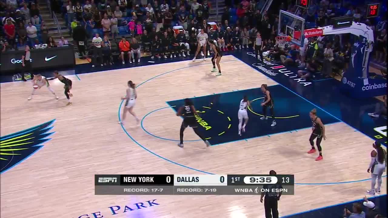 Paige Bueckers with the first bucket of the night vs. the reigning WNBA champs 🎯  Liberty-Wings on ESPN 🍿