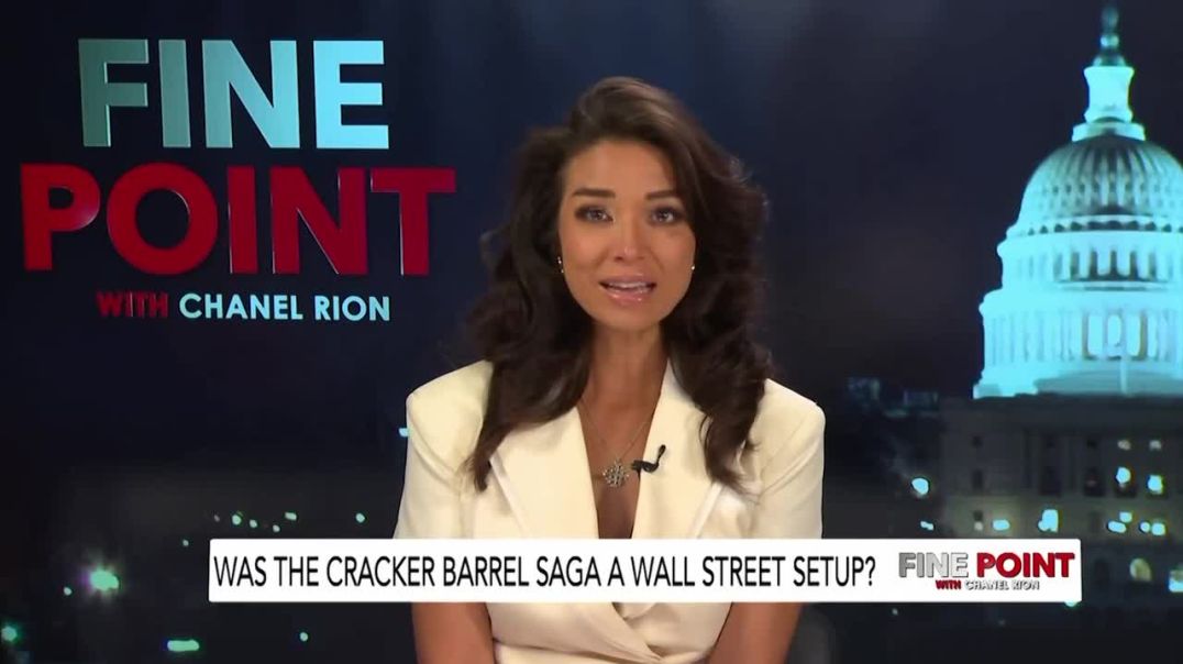 Oooo is she onto something? 👀   Did BlackRock and Vanguard Orchestrate Cracker Barrel's Brand Suicide to short the Stock?