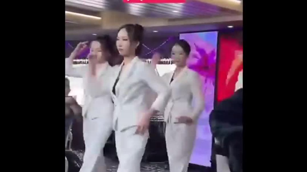 K-Pop: North Korea 🇰🇵 vs South Korea 🇰🇷