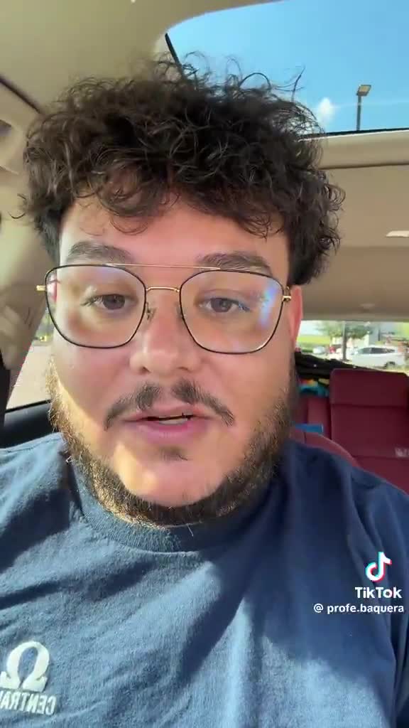 Teacher and DACA recipient says he’s going back to Mexico because he “doesn’t wanna be captive to this country anymore.”  Bye Bye 👋