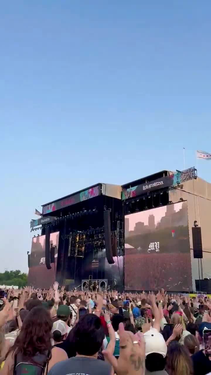 🚨 DOECHII IS LIVE AT @lollapalooza 🚨