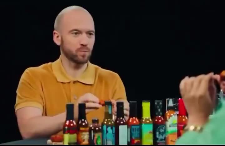 Maya Rudolph on Hot Ones will forever take me out 😭😭😭