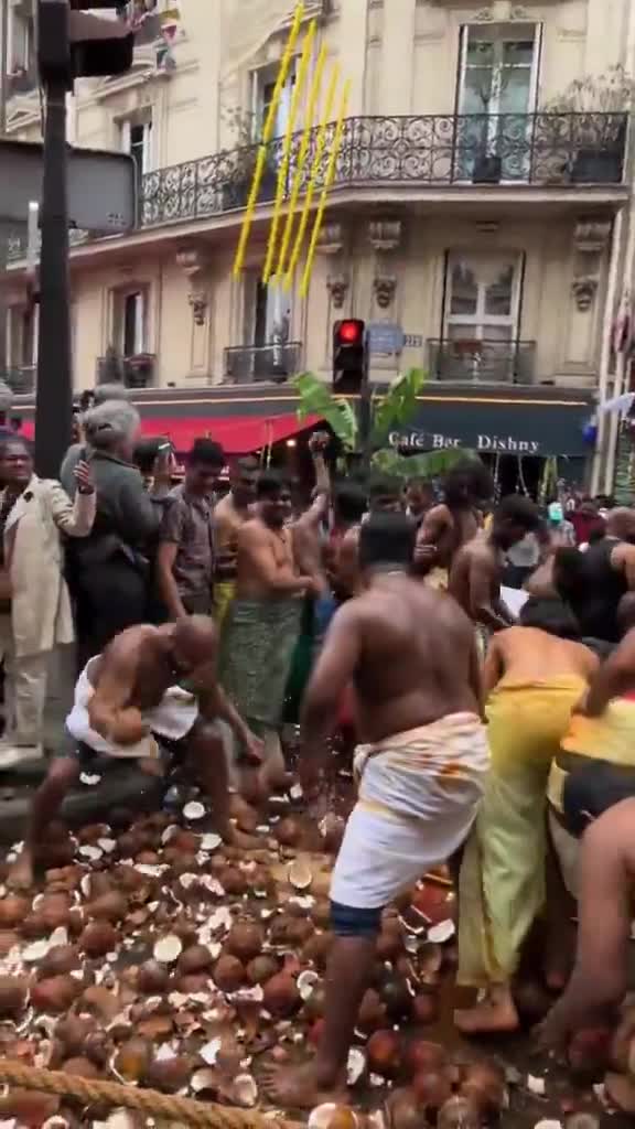 You may find this hard to believe, but this is a real video of Paris
