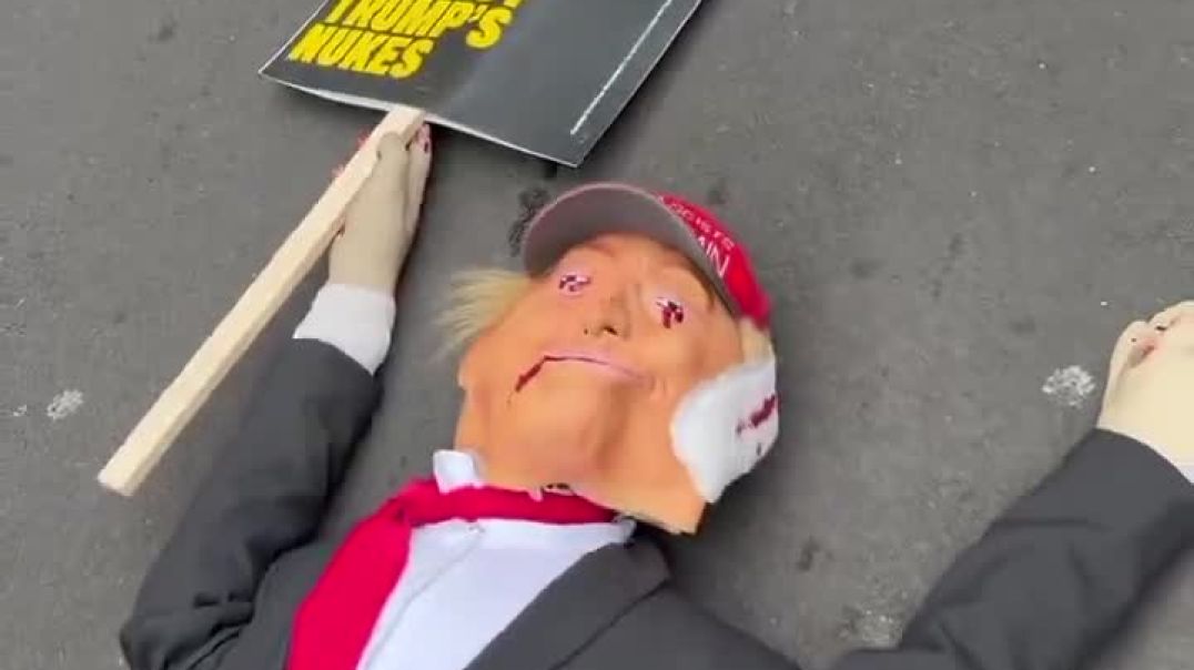 THE LEFT: "Trump needs to turn down the temperature or things will get worse!"  ALSO THE LEFT: *Drags a bloody Trump effigy with the slogan "Make Fascists Afraid Again"*