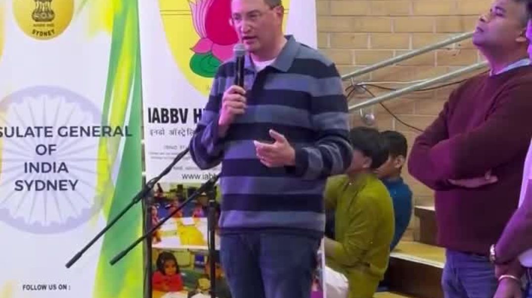 Liberal MP Julian Leeser has made a grovelling speech at a Hindi school in Sydney, saying he wishes there were more Indians in his electorate.