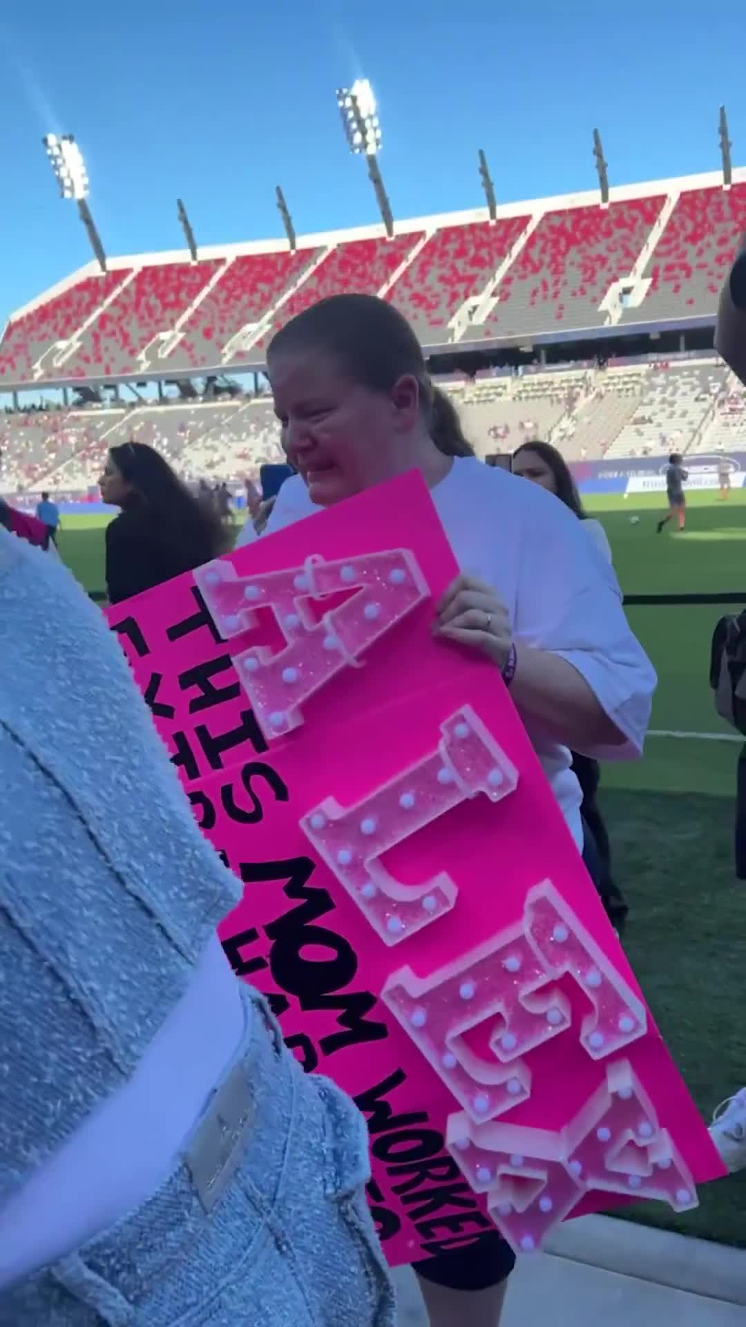 This mom and daughter were so happy to meet Alex Morgan 🥺 Her jersey will be retired by the San Diego Wave FC after the game now on ESPN and the ESPN App ✨