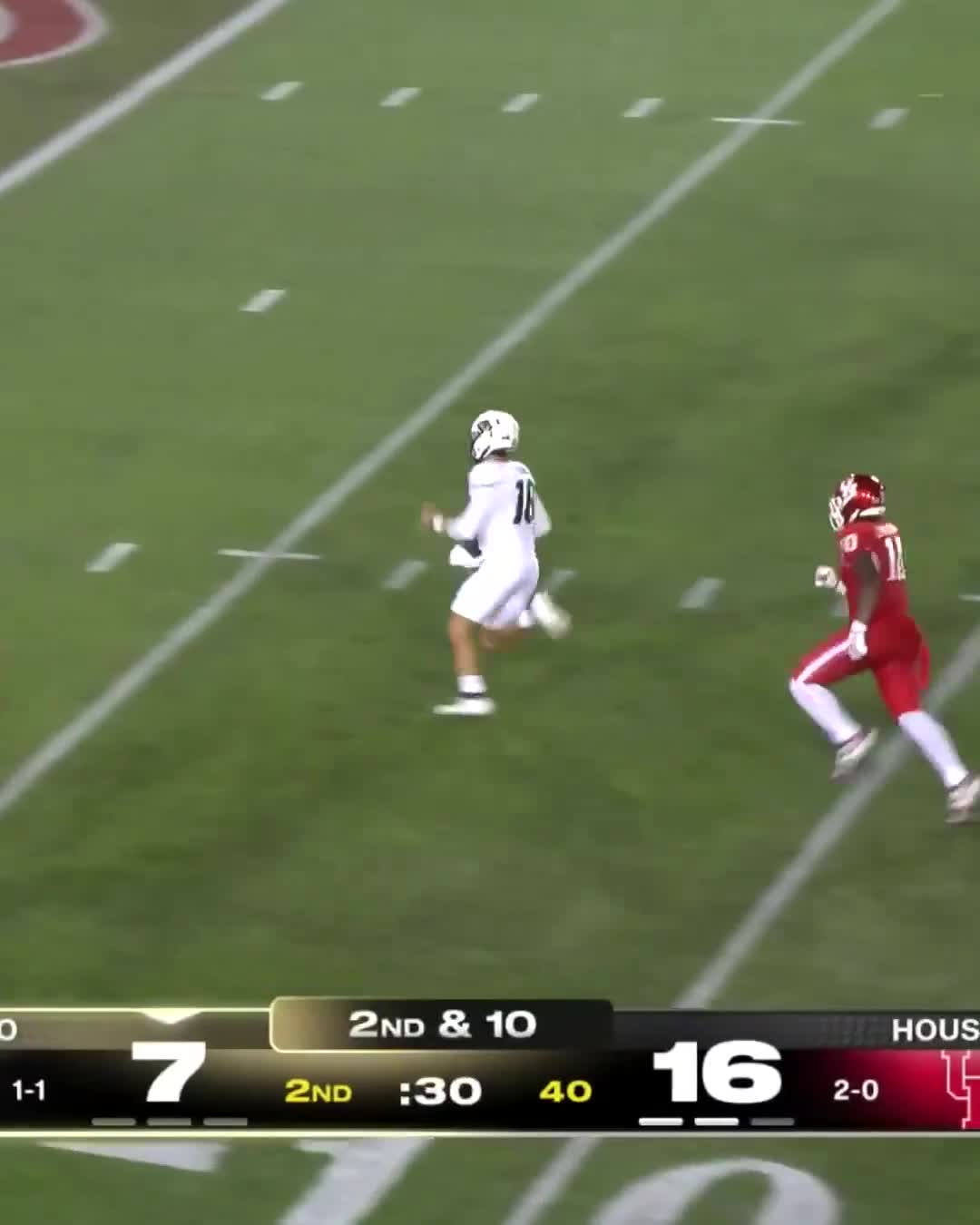QB Ryan Staub helps the Buffaloes make it close at the half 😤   Watch the second half of Colorado-Houston on ESPN and the ESPN app 👀