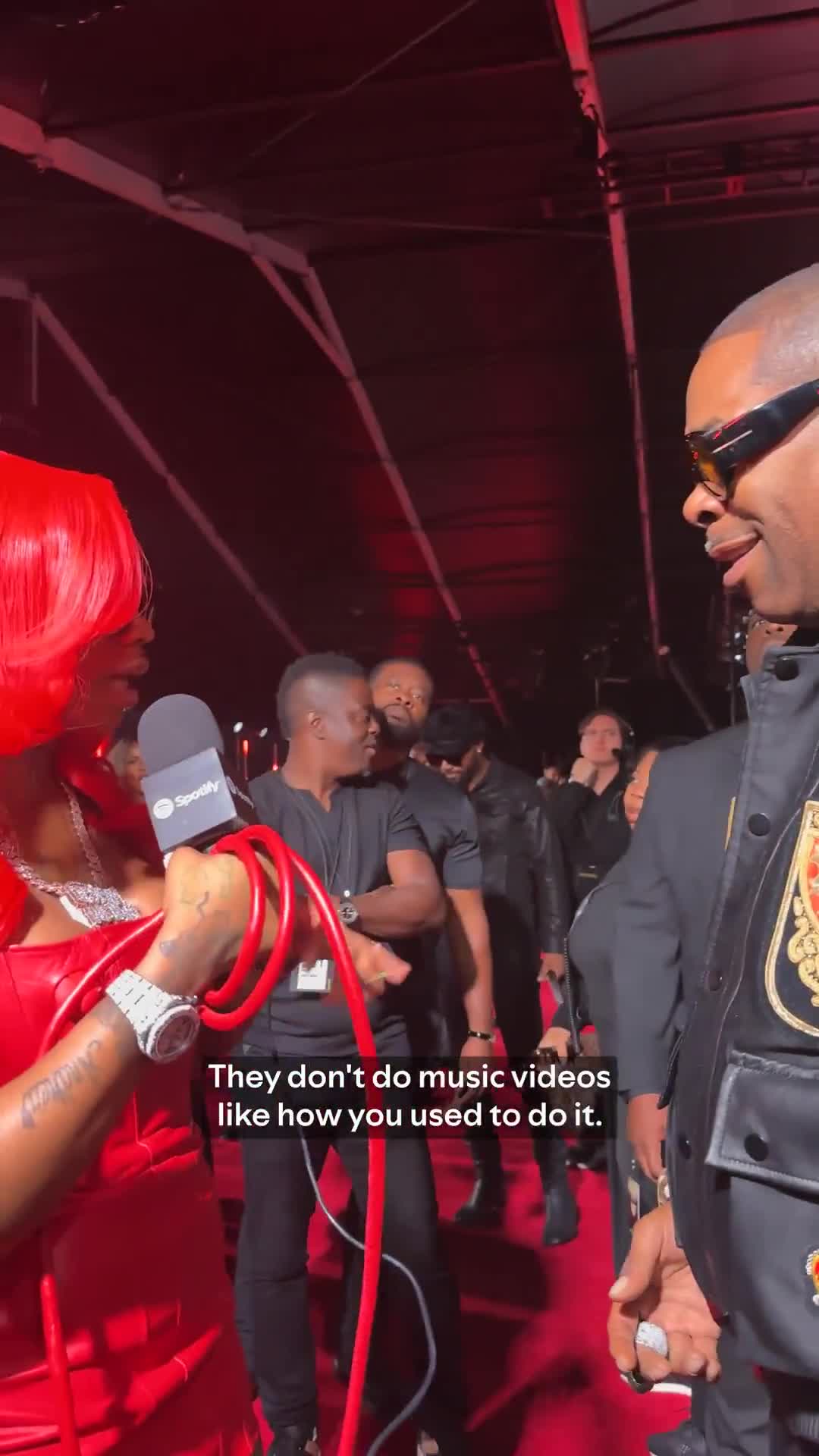 .@SexyyRed314_ got to meet @BustaRhymes and give him his flowers on the #VMAs red carpet 👏🔥