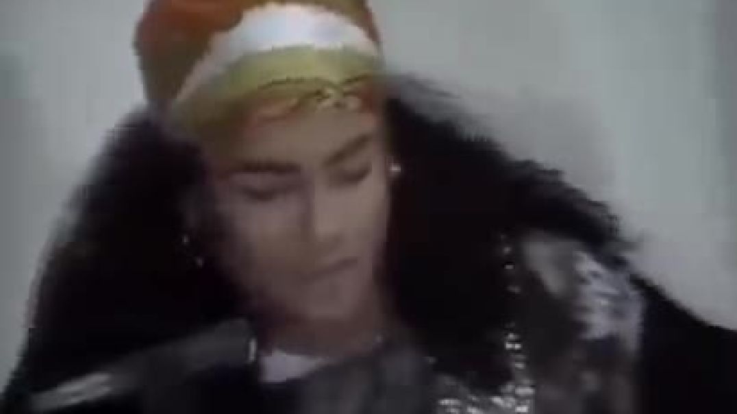 REMEMBER IN 1990... Milli Vanilli got caught LARPing and lip syncing during a live show...