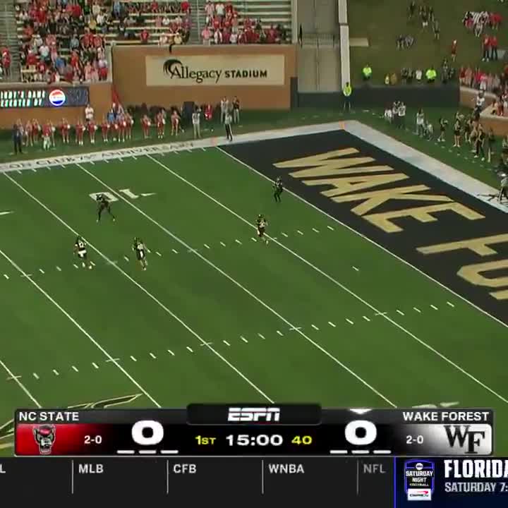 Chris Barnes returned it 98 yards to start the game 🔥