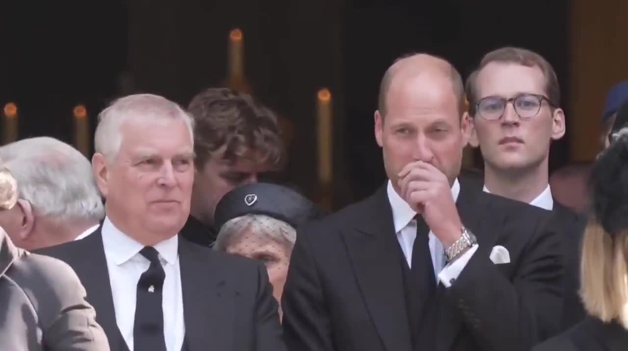 Epstein’s Best Mate & Rothchilds Spawn both looking particularly uncomfortable right now it has to be said.