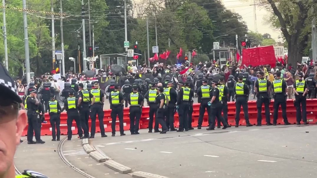 Tens of thousands of Aussies demonstrated against immigration at March for Australia rallies around the country, but violence erupted in Melbourne where far-left extremists attacked police.