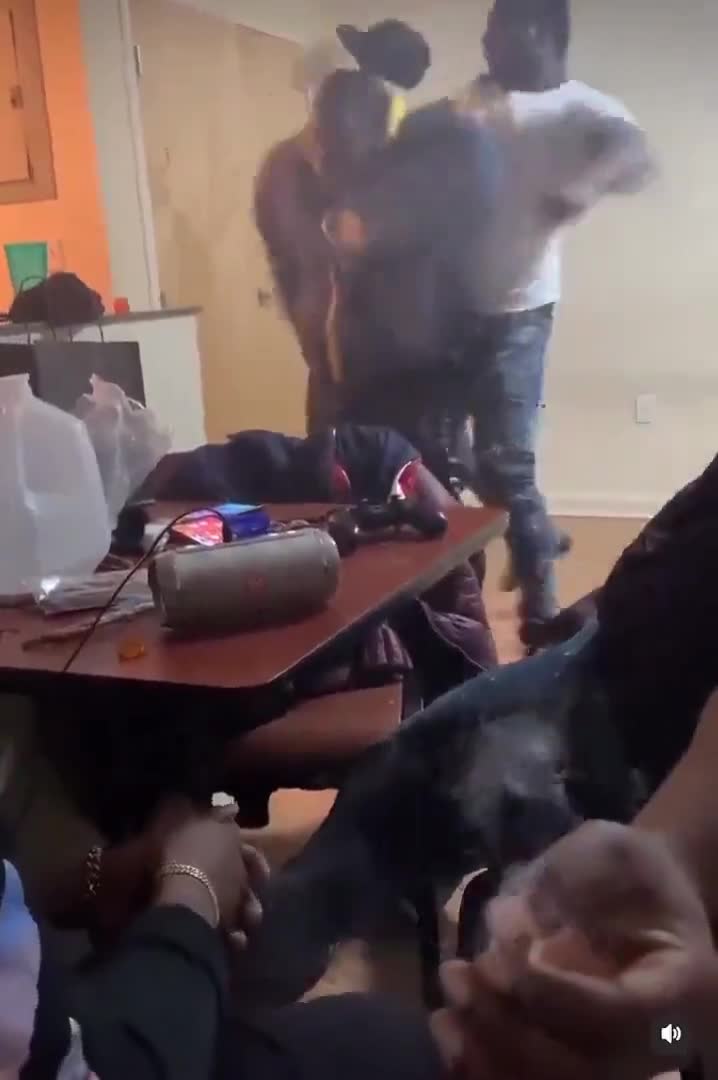 They jumped their friend for r@ping someone💯