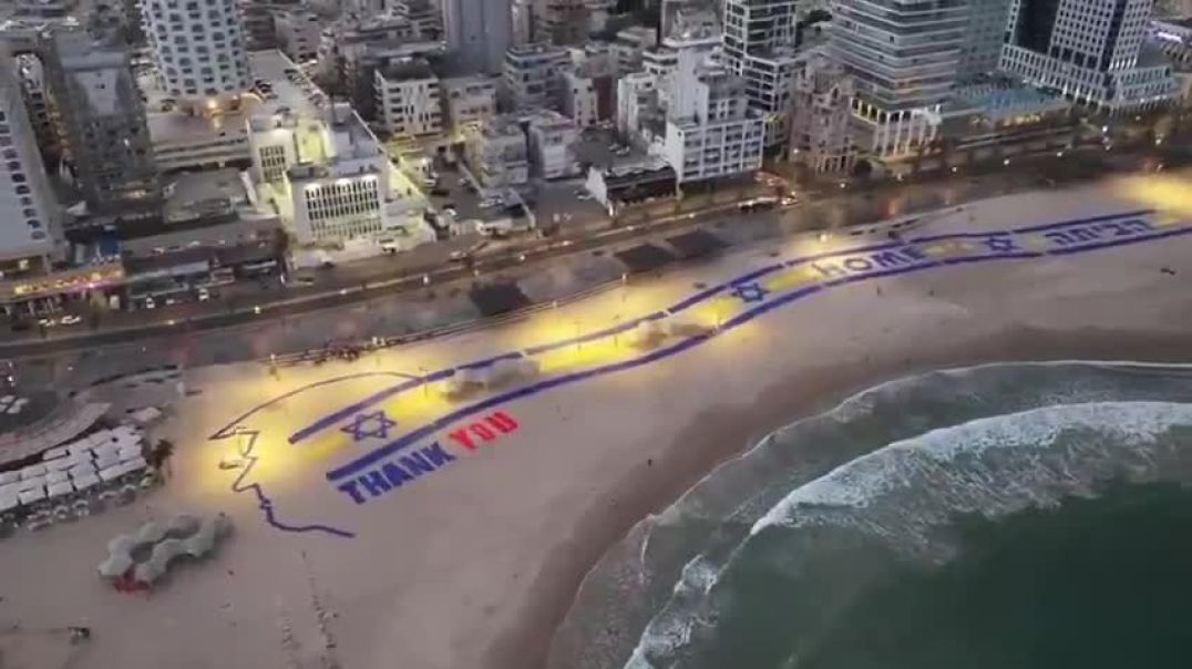 This is AWESOME: They put up a huge “THANK YOU” sign for President Trump on the beach in Tel Aviv, which Trump saw aboard Air Force One on his way in 👏🏻