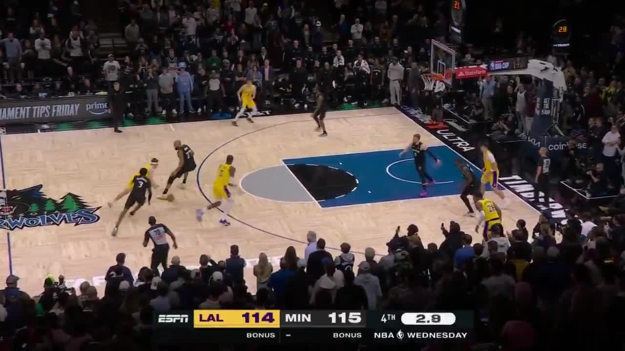 AUSTIN REAVES WINS IT FOR THE LAKERS IN MINNESOTA 😱😱😱