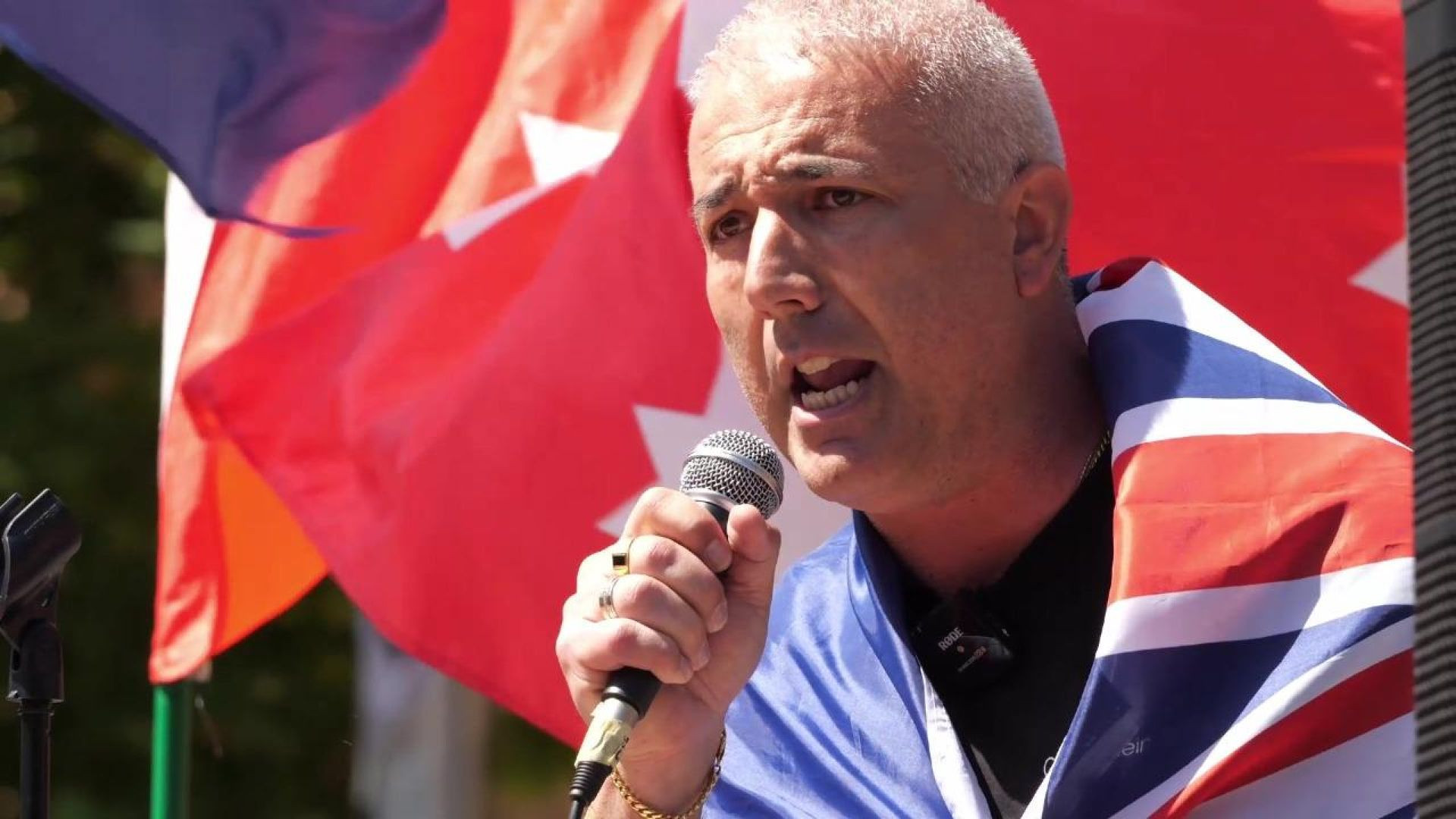 Steve Christou says the Albanese Govt has flushed Australia down the Dunny.