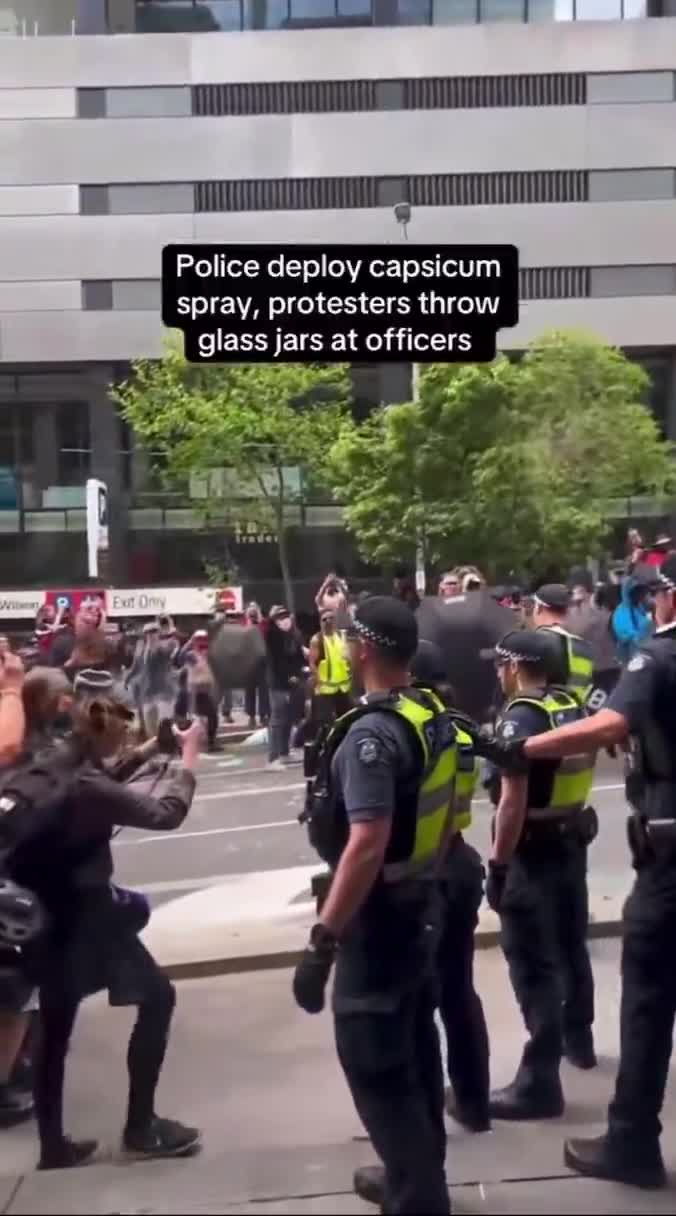 Make no mistake, Melbourne is on track to become Australia’s top far-left, violent shithole. It’s absolutely disgusting.