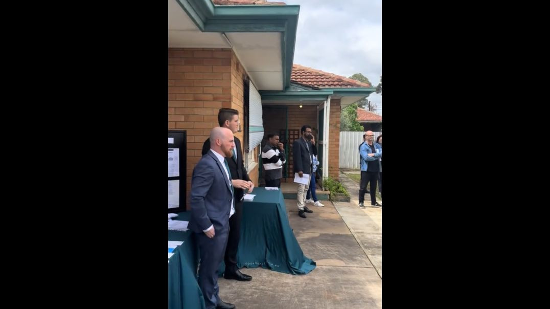 Aussies have reacted with despair after a rundown house in Adelaide sold for almost $1 million at an auction packed with immigrants.