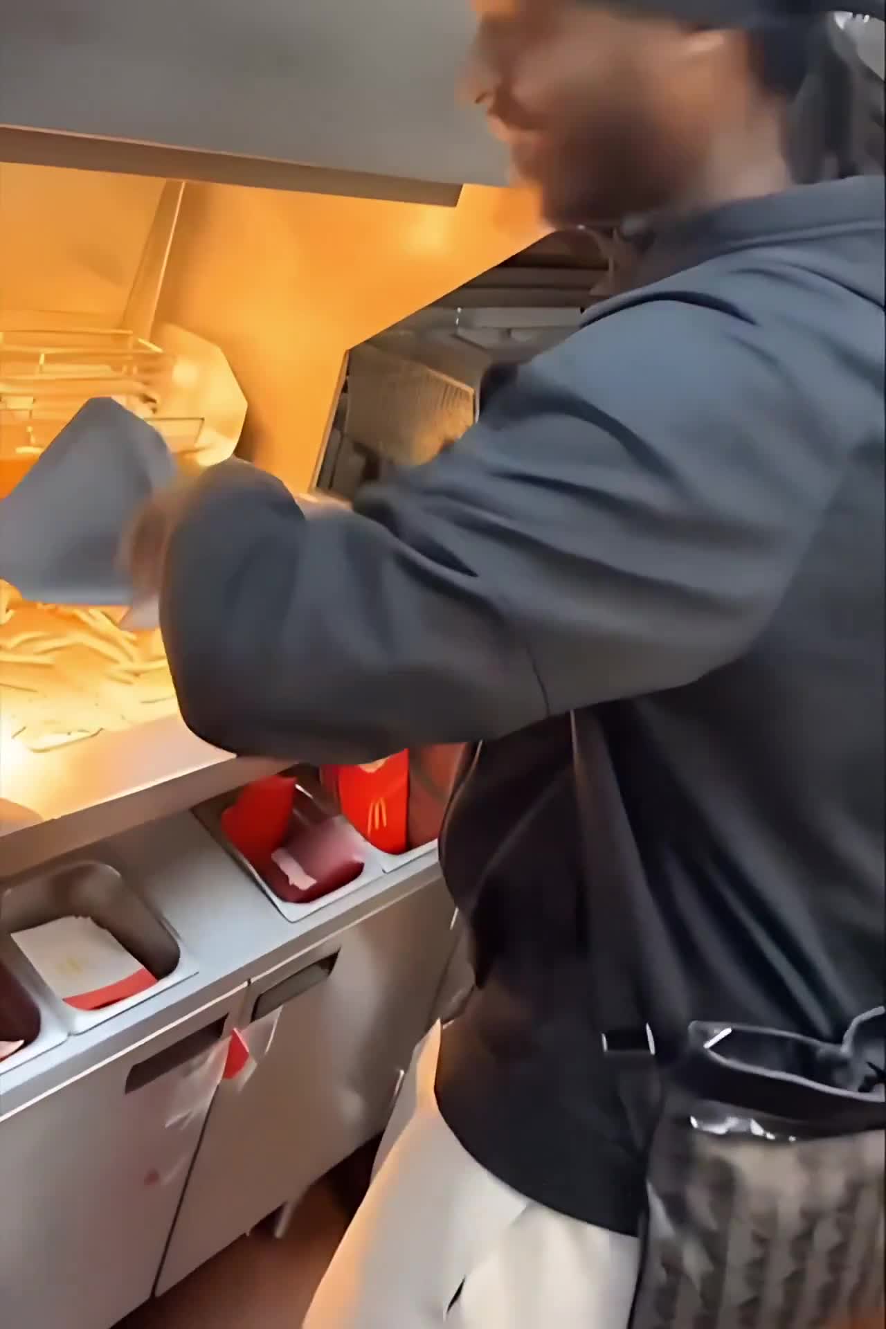McDonald’s manager does fent at work, nods off, then everyone steals all the food