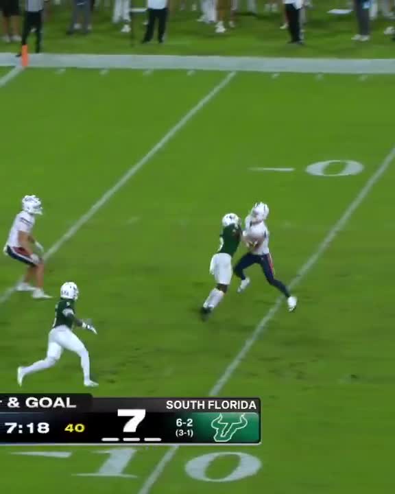 HE PICKED IT UP AND NEVER LOOKED BACK!   Fred Gaskin took this fumble all the way to the house 🔥