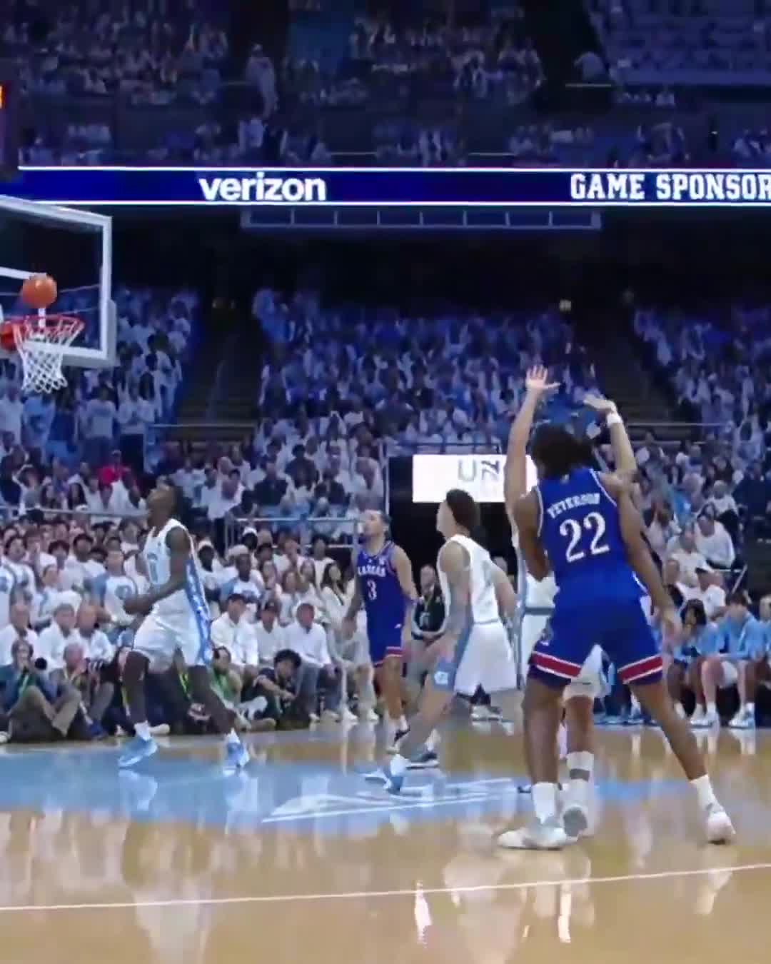 Who does Darryn Peterson's game remind you of? 🤔   The No. 2 SCNext 100 prospect dropped 22 PTS on 8-14 FG in Kansas's loss to UNC.