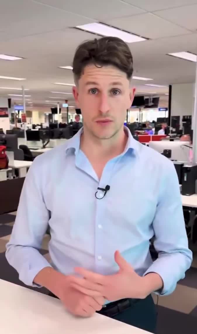 A suspended NSW Police officer has skipped the country while facing criminal charges and is currently in Europe saying he wants to join Ukraine forces in their war against Russia.