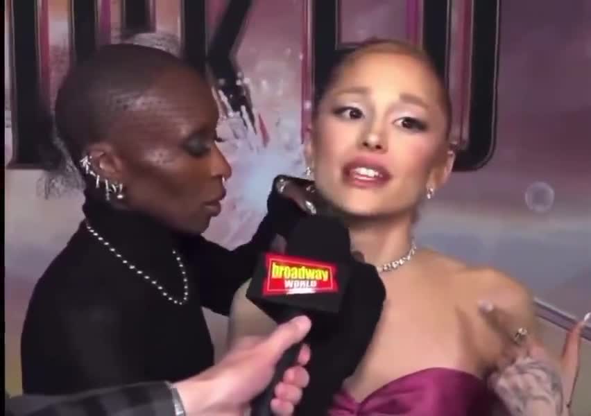 Anyone else find this just weird?  I  Like why does weird stuff always happen on camera with Arianna Grande…..