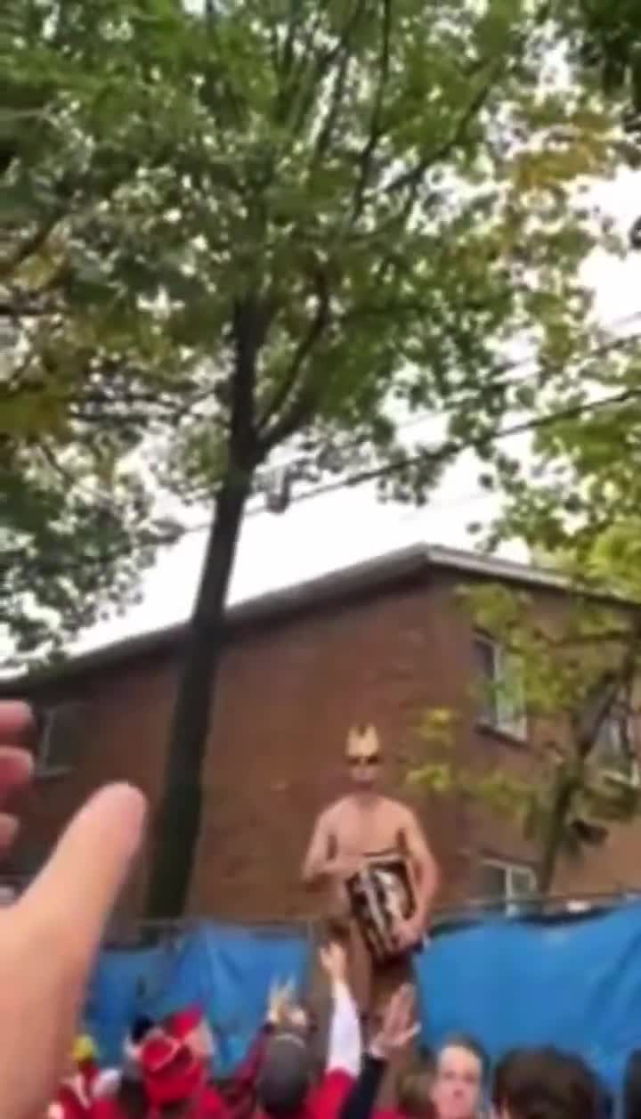 never seen a more movie perfect meetcute