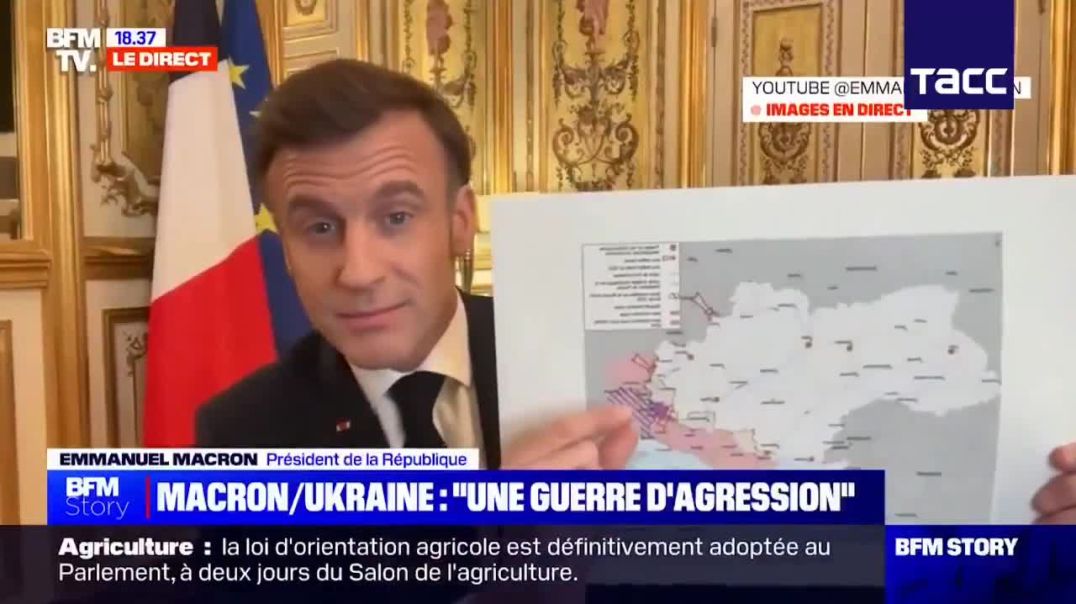Here, the President of France (Macron) explains what's happening in Ukraine while completely unaware that he's holding the map upside down. 🤦🏼‍♀️