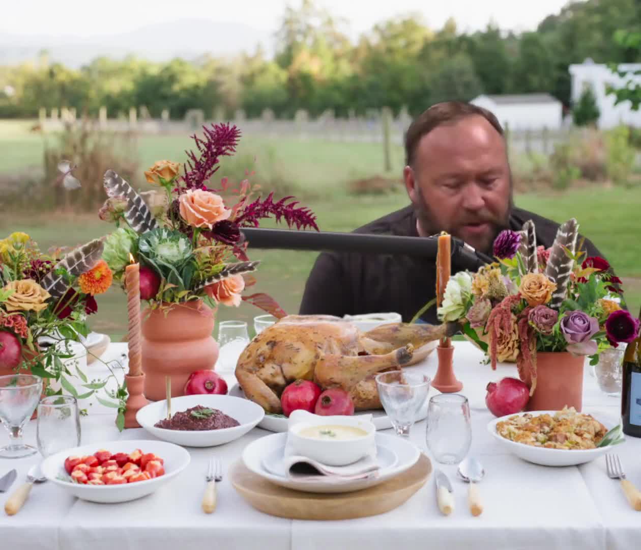 @RealAlexJones Thanksgiving at the Jones’