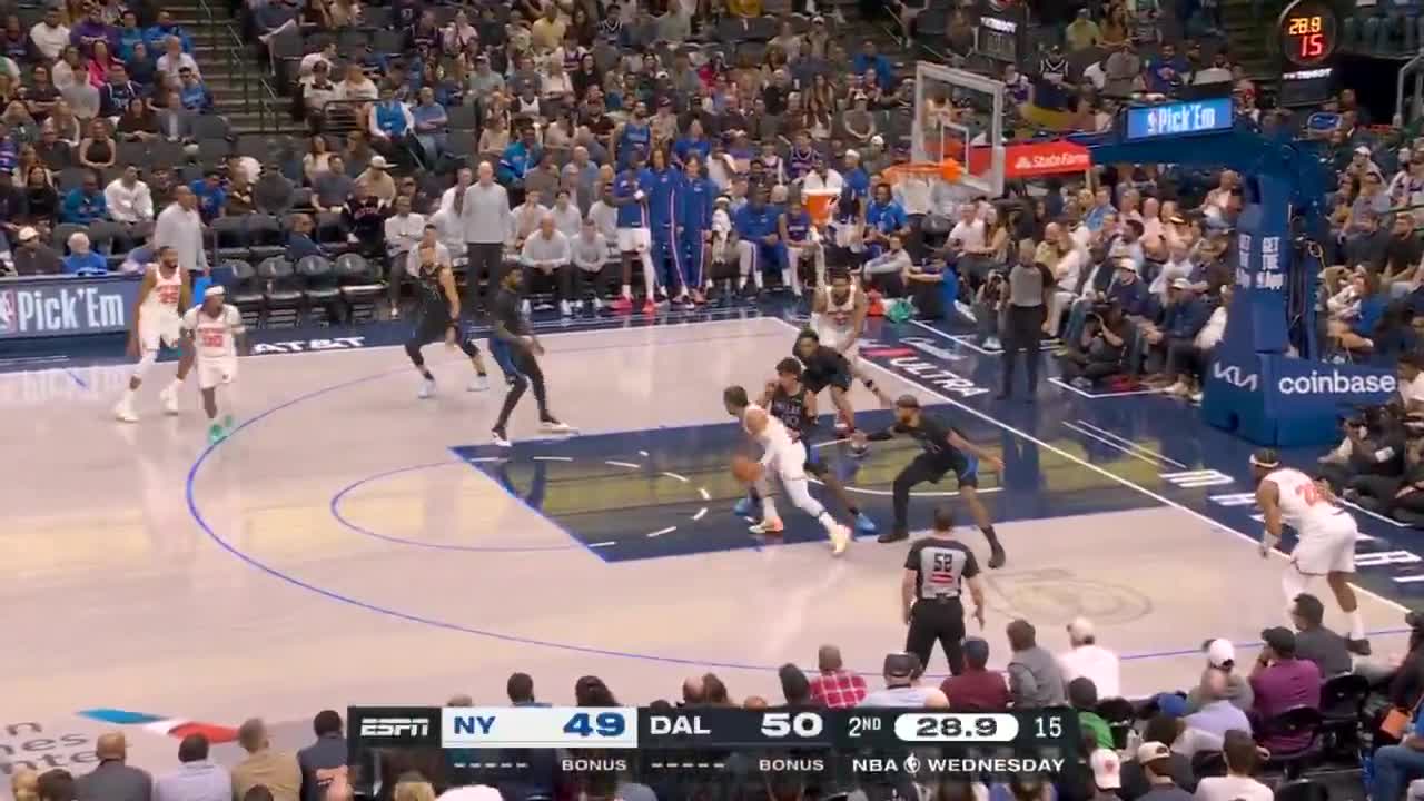 Jalen Brunson finishes the tough and-1 😮‍💨  Knicks lead the Mavs 52-50 at halftime on ESPN and the ESPN App!