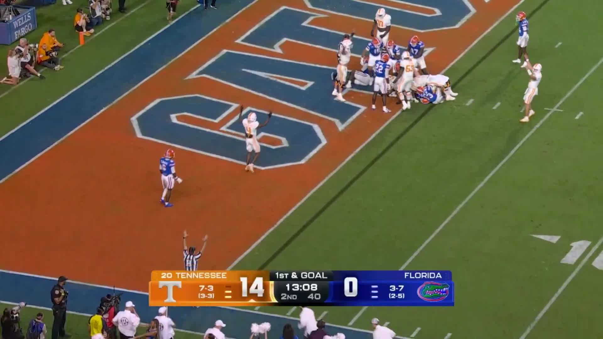 Tennessee takes a COMMANDING 21-0 lead over Florida 🏈