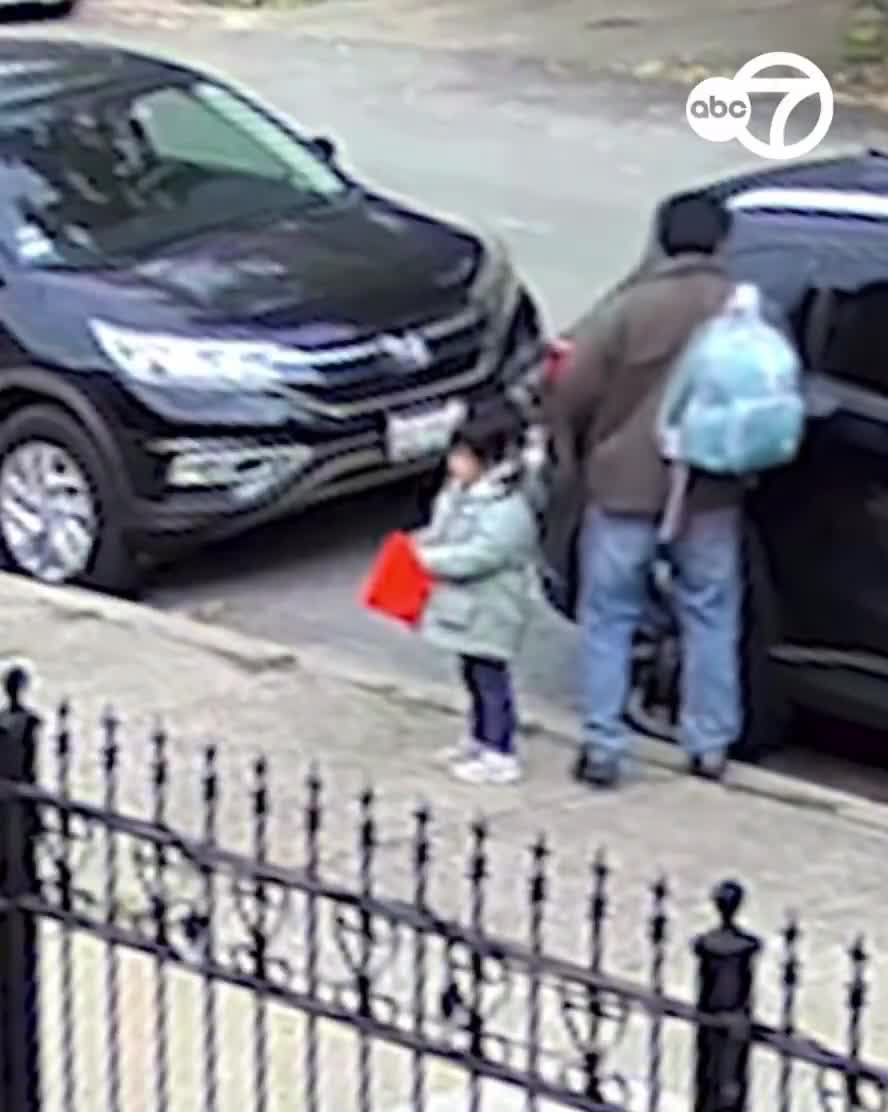 8 year old goes trick-or-treating with dad in Chicago… gets robbed and carjacked