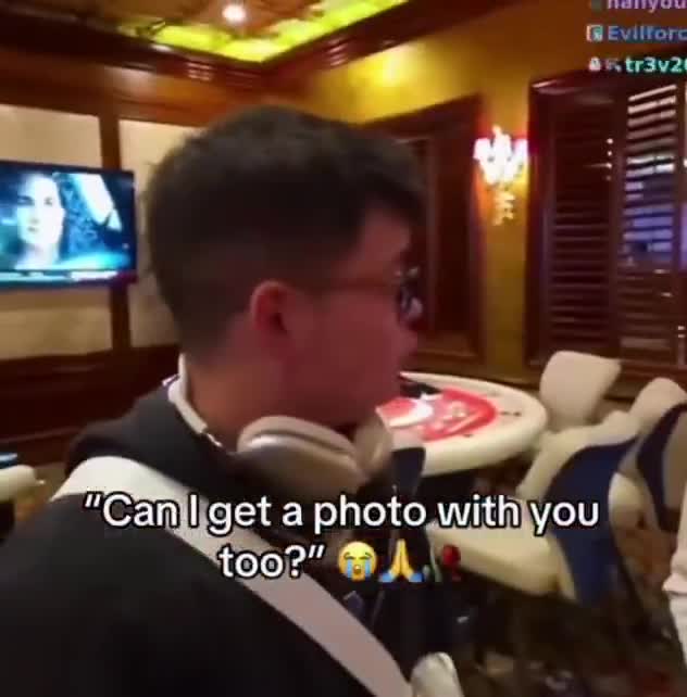 She wanted selfies with the cameramen and made Ron and Sketch look li...