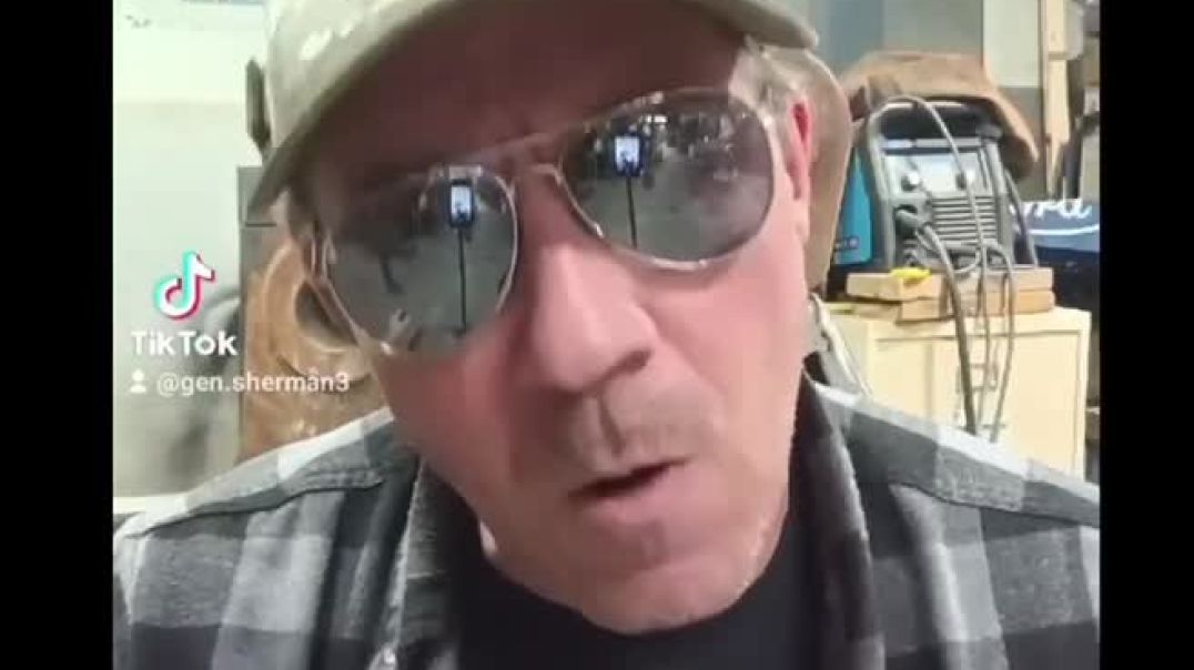 The criminality and corruption in our government has reached a point where the complete lack of accountability is also a criminal act.  Is there not a single honest sheriff in this country with a set of balls willing to slap cuffs on these clearly dirty bastards?