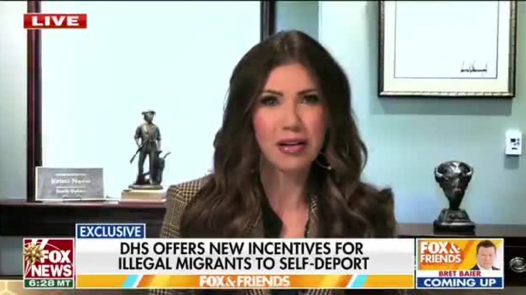 🚨PUBLIC SERVICE ALERT🚨  The Trump Administration will be giving Illegal aliens who self-deport this Holiday $3,000  instead of $1,000