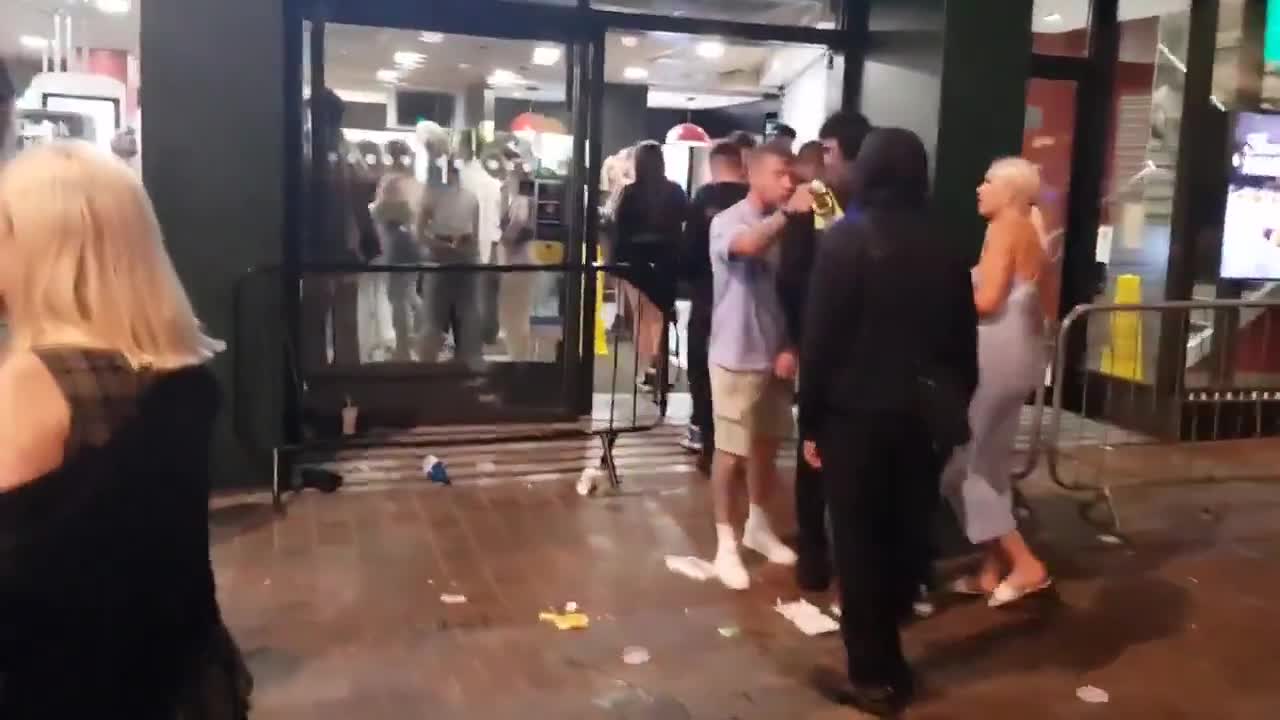 English Lad in a 6 vs 1 scenario on a night out in a UK Town Centre.