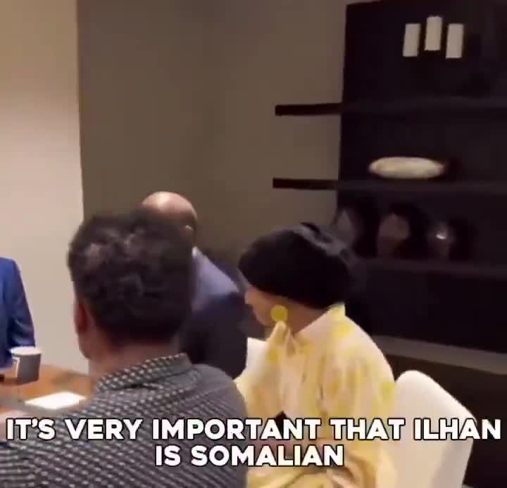 🇸🇴🇺🇸 FORMER SOMALI PM: “ILHAN OMAR IS SOMALIAN AND SHE IS IN THE GOVERNMENT FOR US"  Former Somali PM Hassan Ali Khaire openly said that Rep. Ilhan Omar’s role in the U.S. government is important because she is Somalian and represents them.  He tells Somalis to be proud because