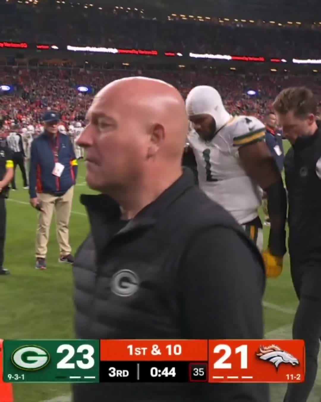 Micah Parsons left the game after suffering a non-contact injury to h...