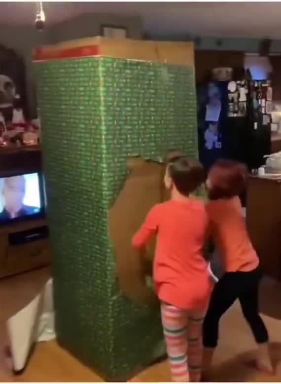 These kids got the best gift of all time for Christmas 🥹