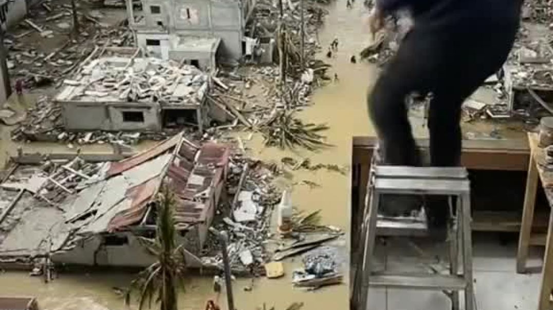 - The Rubber Duck   "THEY CAN'T FAKE A FLOOD!"  me: "yeahhh right." 🙄