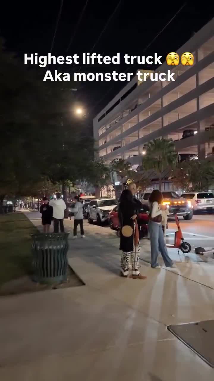 I thought she were talking about the first truck 😭