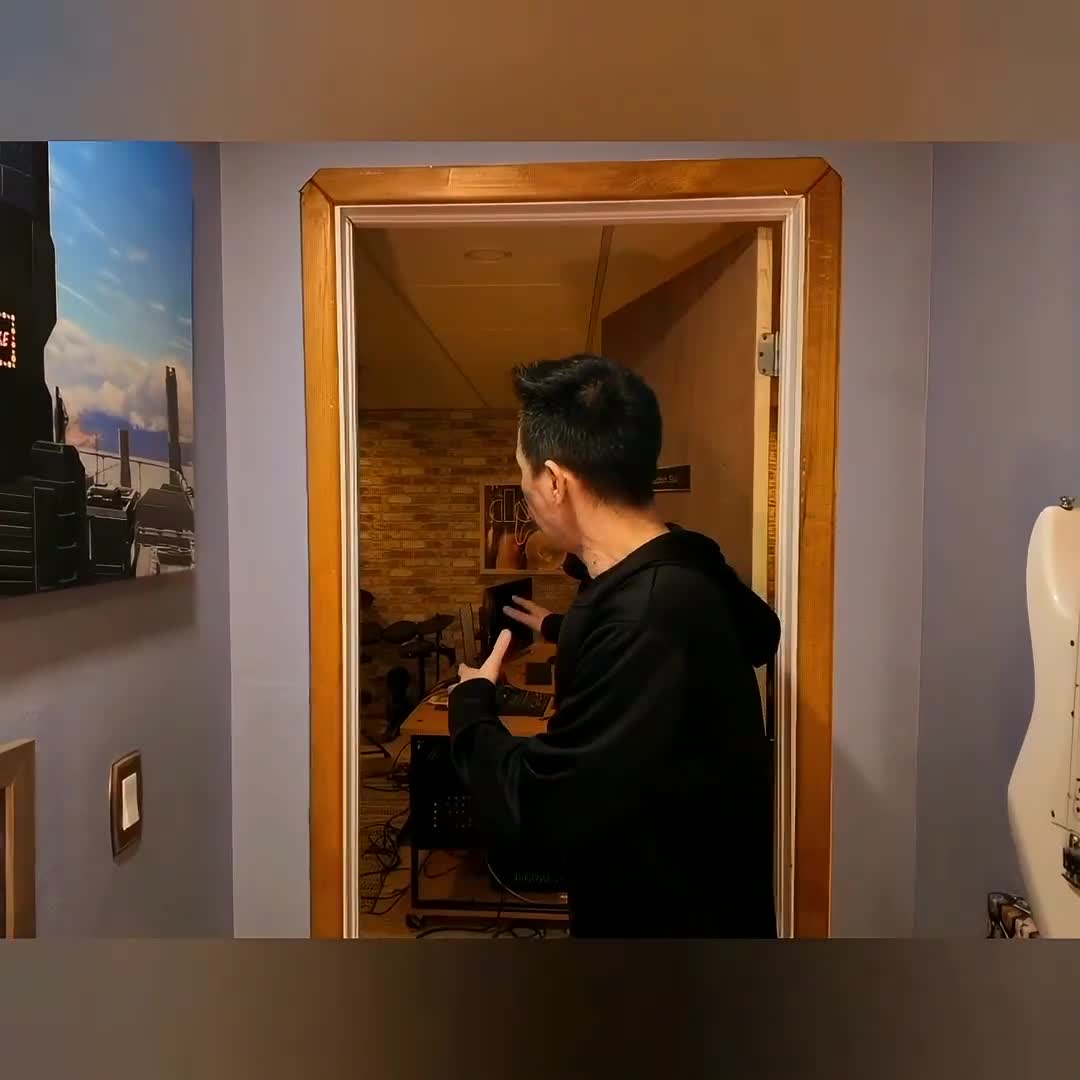 Back in studio in hopes of making you laugh again in 2026. Me love you long, long time.