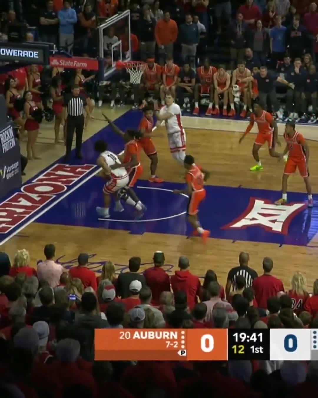 Arizona freshman Koa Peat COULDN'T STOP DUNKING against Auburn 😳   18 PTS, 8-11 FG 🍿