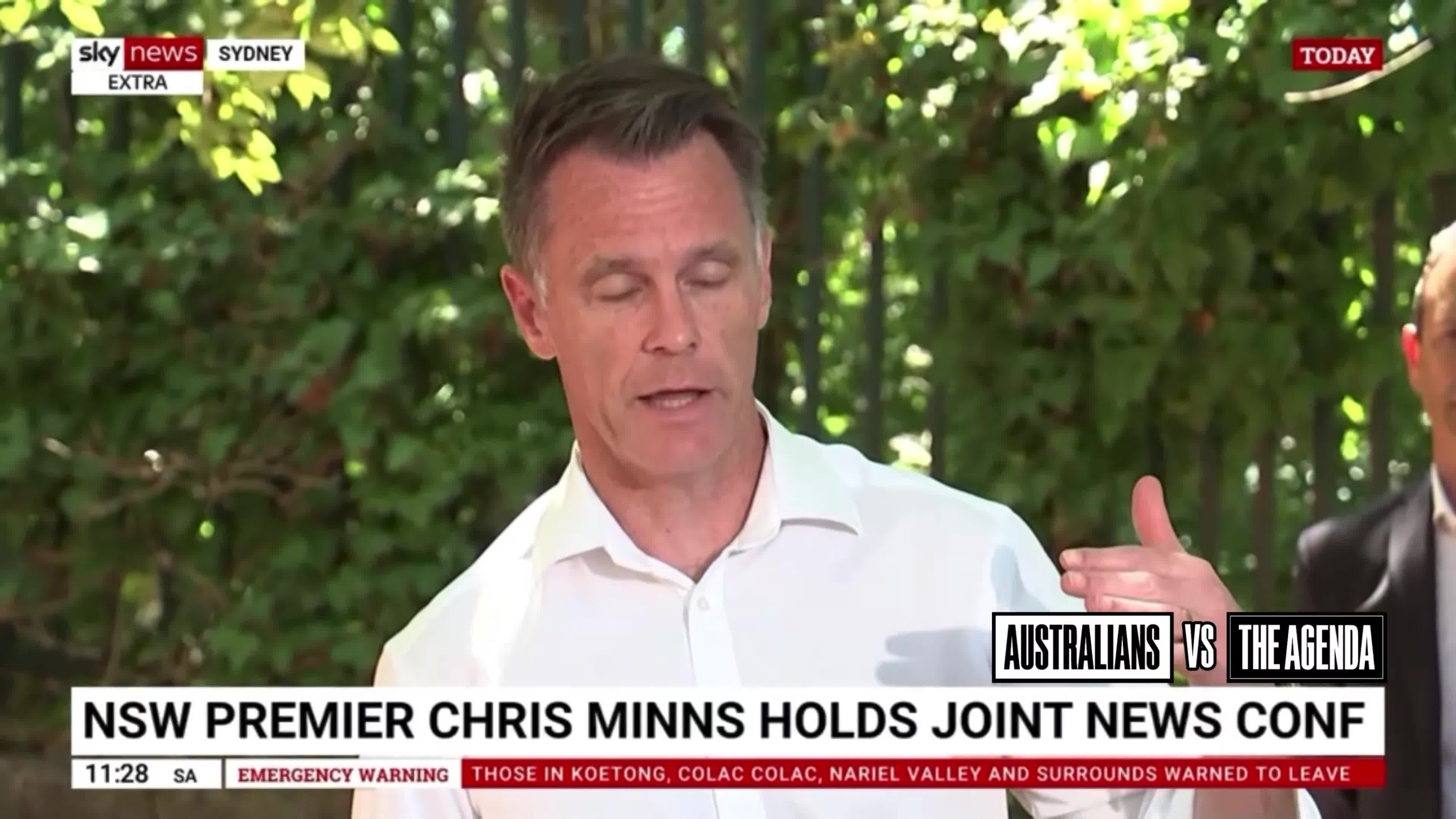 NSW Premier Chris Minns reaffirms that he had no knowledge that thousands of dollars in cash donations from a 2014 fundraising dinner were not properly recorded for his 2015 campaign, saying he “wasn’t aware of the circumstances” and denies any intent to breach electoral laws.