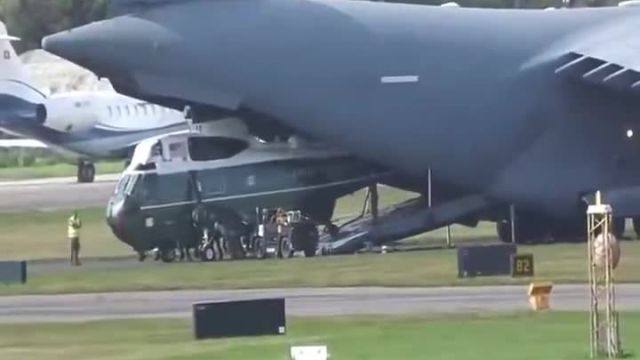 Footage of President Trump’s helicopter arriving by plane is amazing viewers!  The entire aircraft is able to fit in the back of a C-17 Globemaster III.
