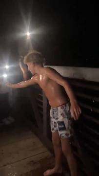 This is why women live longer than men 😂