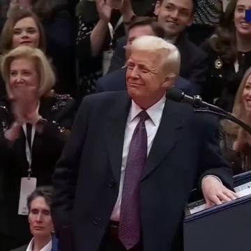 🚨🇺🇸🇬🇧 BARRON TRUMP 'SAVED' FRIEND'S LIFE BY CALLING UK POLICE DURING FACETIME ATTACK The president's 19-year-old son was FaceTiming a friend when he heard screaming and saw chaos on the screen. She was being beaten by her ex-boyfriend, who was allegedly jealous of her